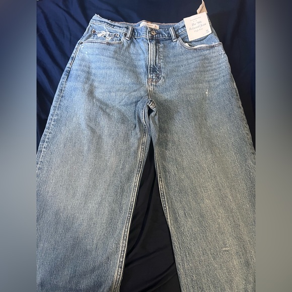 Abercrombie & Fitch High-Rise 90s Relaxed Jeans - Picture 2 of 4